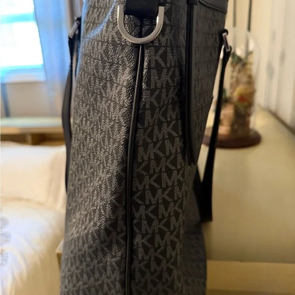 Heritage Large Metallic Logo Top-Zip Tote Bag - Picture 2 of 3